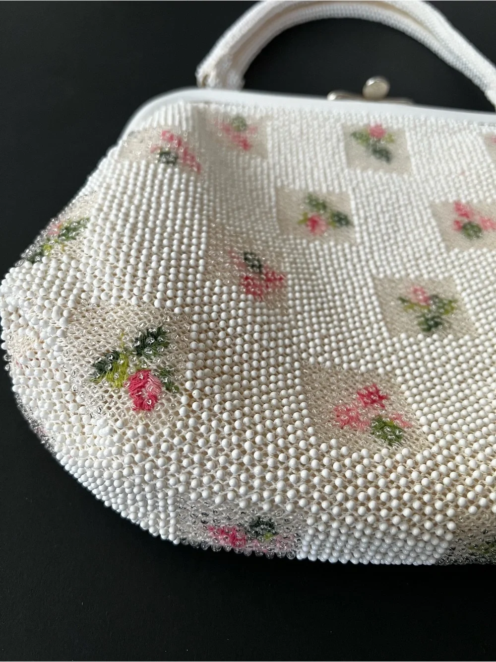 Vintage Lumured Candy Dot Beaded White Bag White with Pink Petite Roses